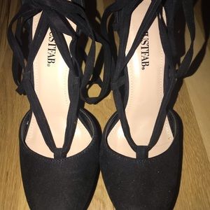 JustFab Black Pumps